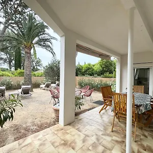 Sur Terrasse Et Jardin Privatif 400m De La Et Des Commerces , Cavalaire-sur-Mer France